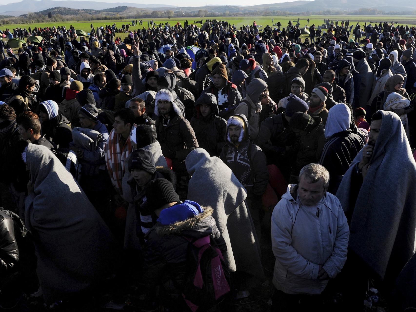 Protesta de refugiados atrapados en la frontera entre Grecia y Macedonia