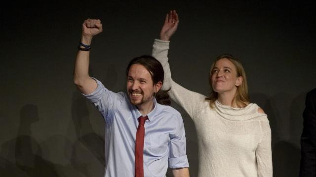 Pablo y Tania escenificaron una cariñosa escena al final del mítin