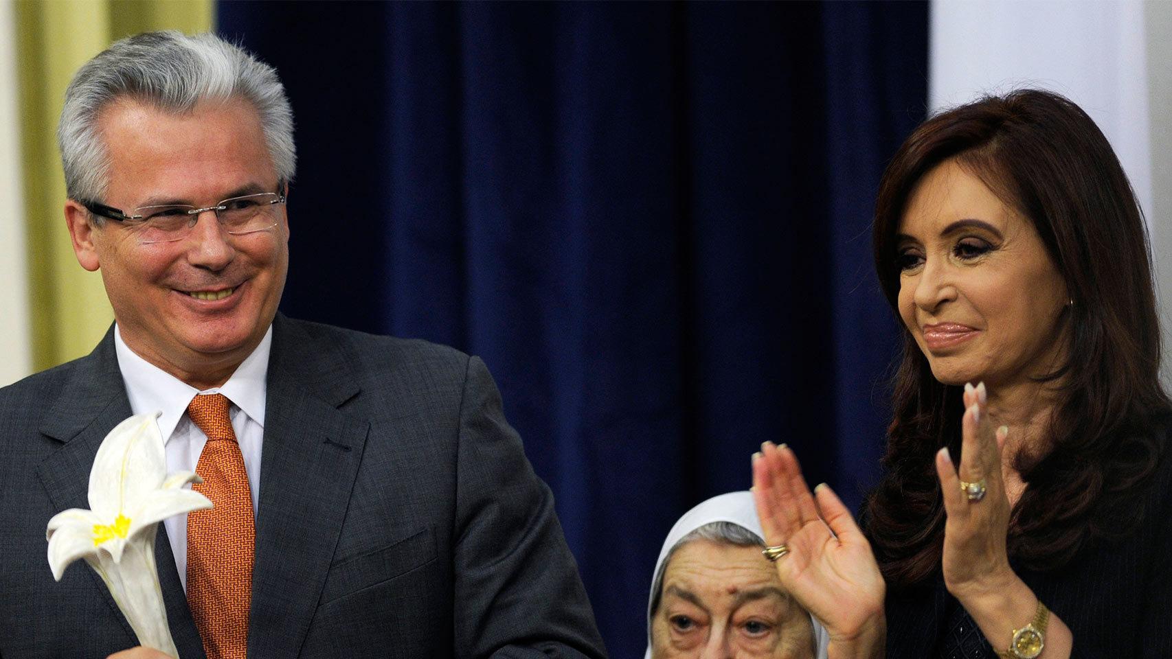 El exjuez Baltasar Garzón y la expresidenta Cristina Fernández.