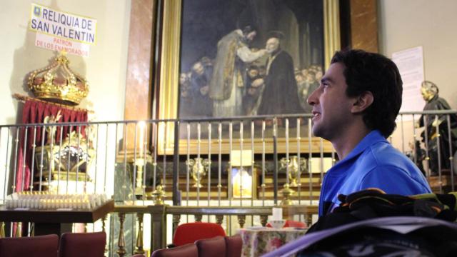 Andrés, en la iglesia de San Antón, en el mismo lugar en el que pernocta.