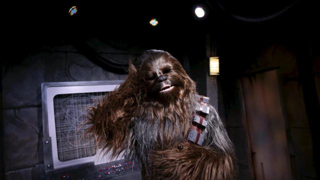 Un aficionado disfrazado de Chewbacca