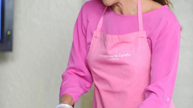 Samantha Vallejo-Nágera disfruta enseñando a cocinar a sus hijos