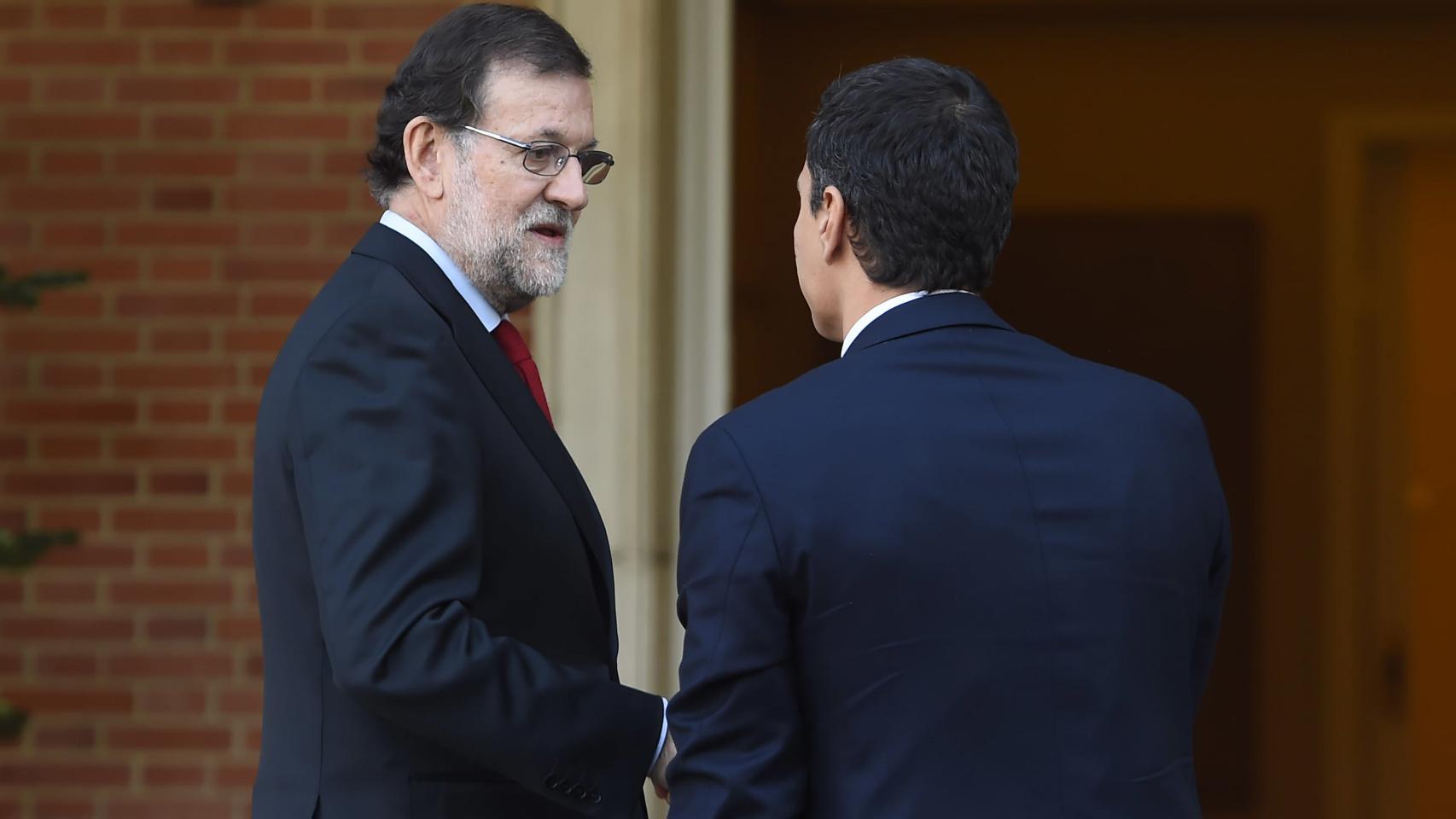 Esta semana lo tenía así de oscuro cuando recibió en Moncloa a Pedro Sánchez