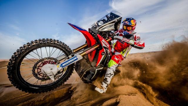 El español Joan Barreda, durante las verificaciones técnicas.