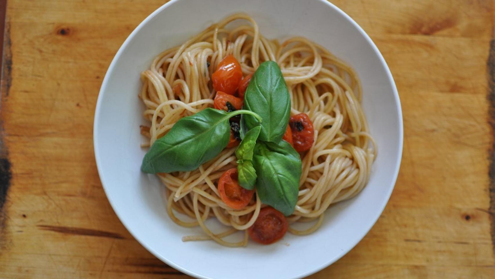 pasta-tomate-albahaca-00