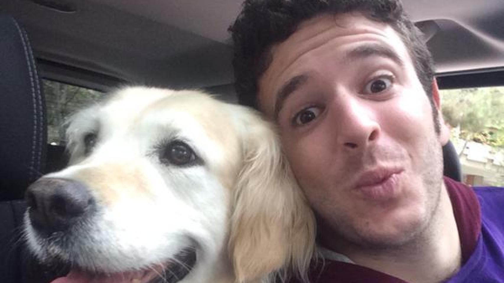 Alessandro Lequio con su mascota, en una imagen de 2015.