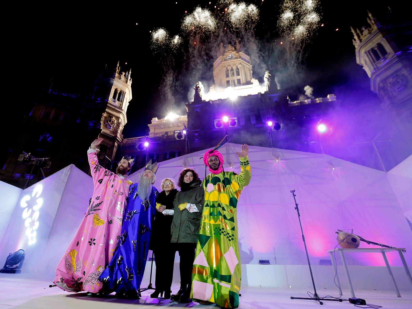 La alcaldesa Carmena, junto a los Reyes Magos.