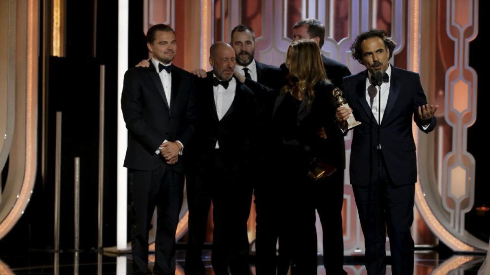 Alejandro Iñárritu junto al equipo de El renacido.