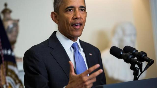 El presidente estadounidense hablando este domingo ante la prensa