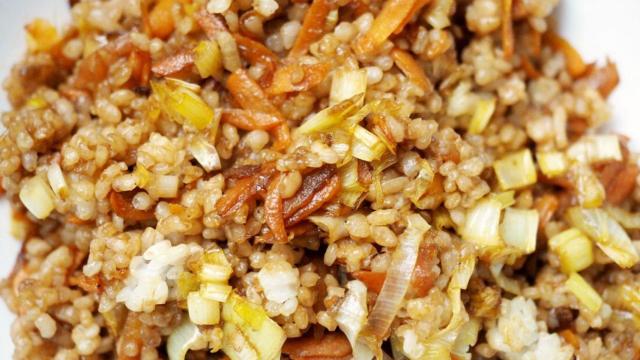 Presentado por Brillante Calidad de Oro