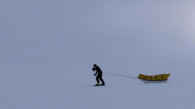 Henry Worsley cruzando la Antártida.