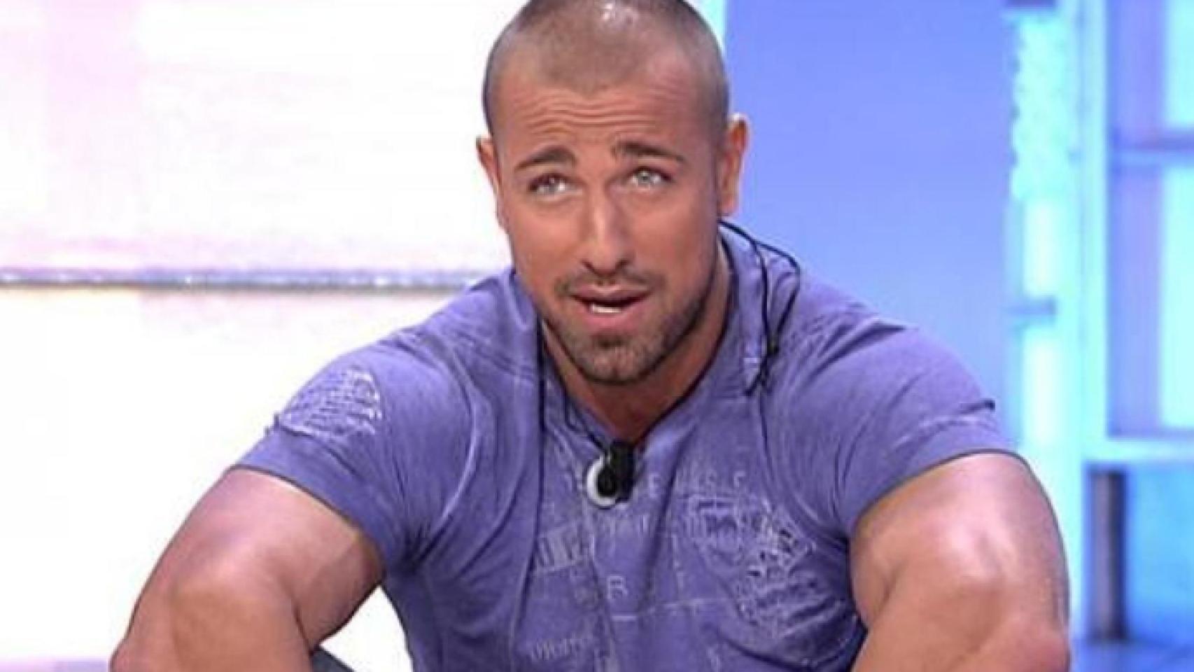 Rafa Mora en el plató de 'Mujeres y hombres y viceversa' (Mediaset)