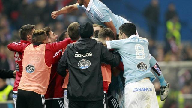 El Celta celebra el gol de Guidetti.