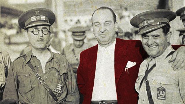 Melchor Rodríguez, el ángel rojo, en el centro.