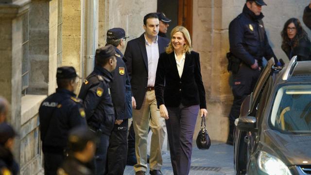 La infanta Cristina ha recorrido un largo camino hasta el banquillo.