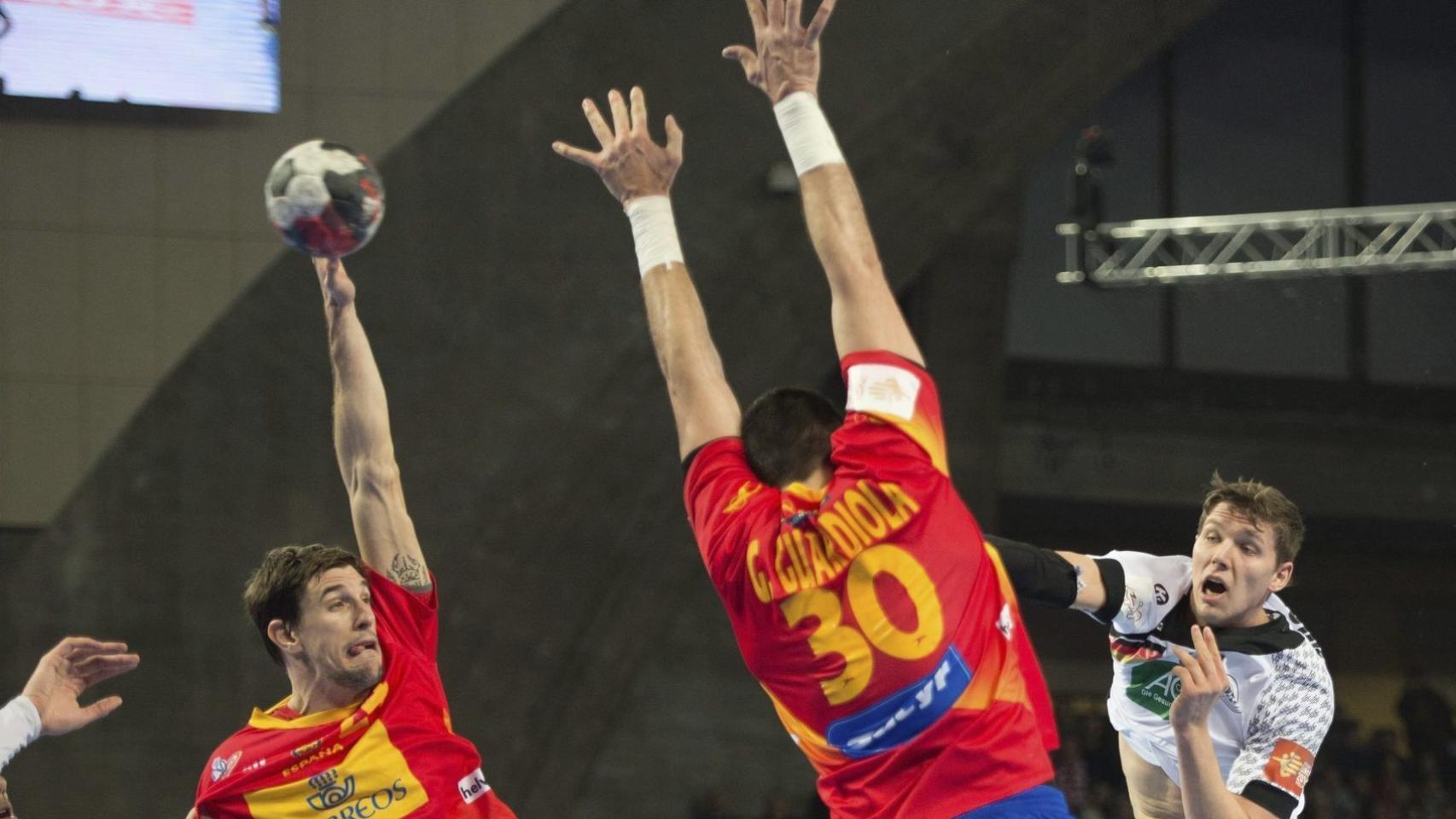 Un lance del juego del España-Alemania de la primera fase del Europeo.