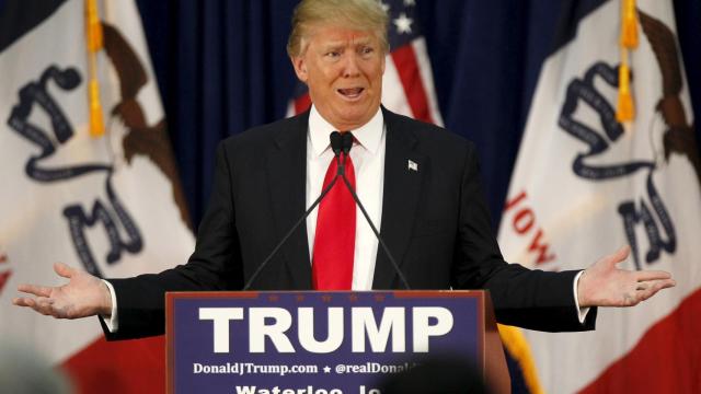 Trump ha destinado buena parte de los gastos de su campaña a hacer gorras.