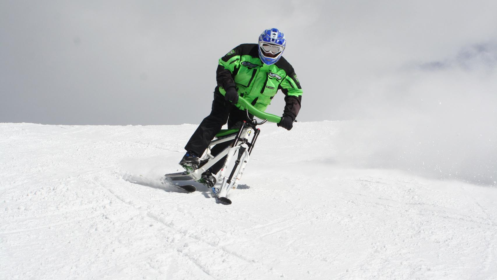 Ski bike en la estación de Vallnord en Andorra