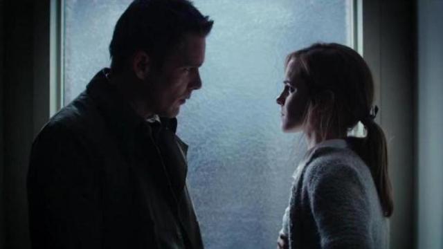 Ethan Hawke y Emma Watson en Regresión