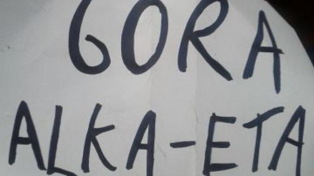 La pancarta que usaron los titiriteros durante el Carnaval de Madrid.