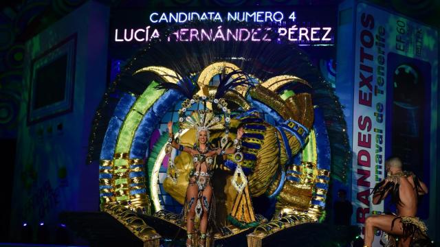 Lucía Hernández durante la Gala de elección de la Reina del Carnaval 2016