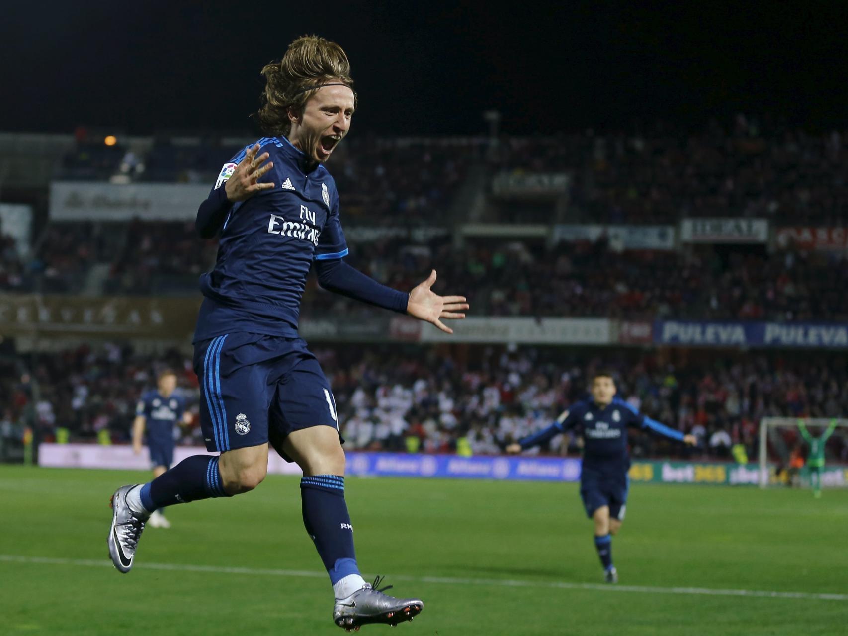 Modric celebra su gol ante el Granada.