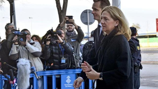 La Infanta y Urdangarin a su llegada a la Escuela Balear de la Administración Pública.