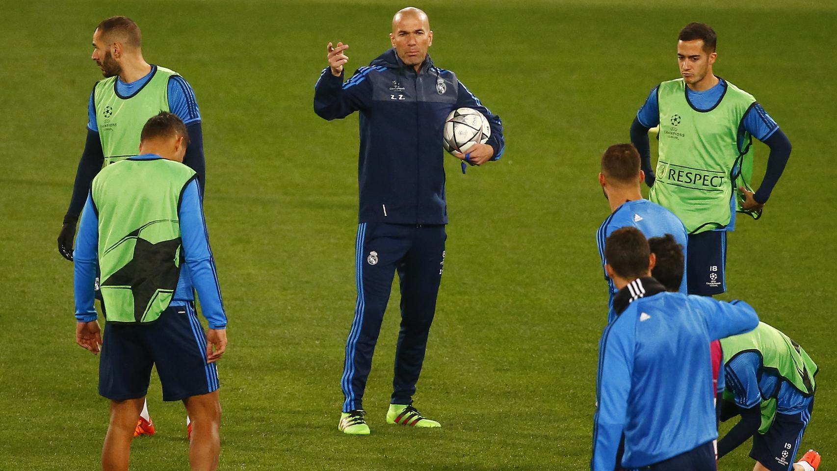 Zinedine Zidane, durante el entrenamiento en el Olímpico romano.
