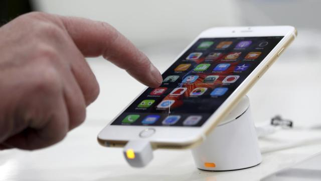 El acceso al iPhone por parte de las autoridades, en el centro de la polémica.