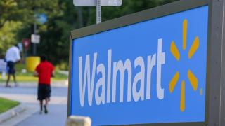 BENEFICIOS ANUALES DE WALMART BAJAN UN 10,2 %, CON LEVE DESCENSO DE VENTAS