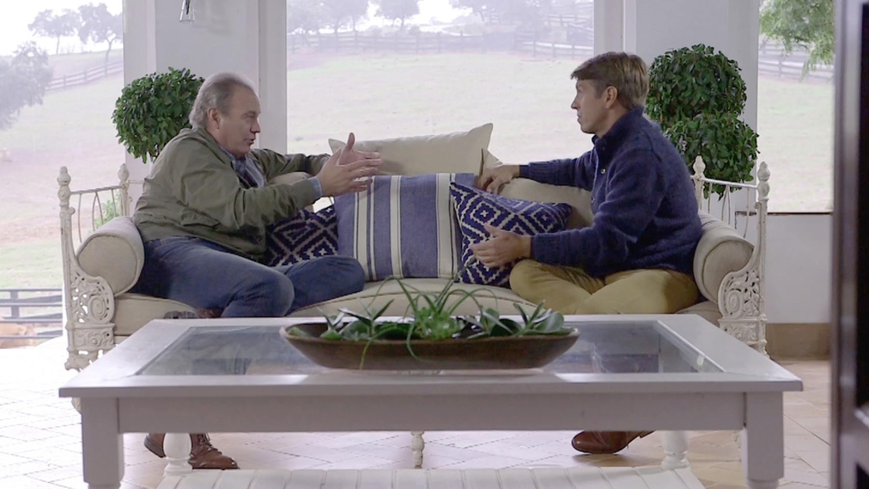 El torero le enseñó a Bertín la única foto que tiene con su padre Manuel Benítez