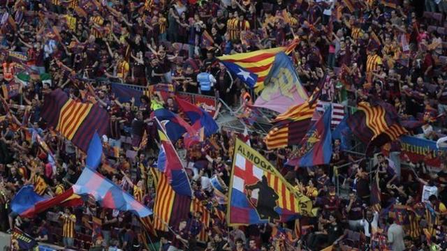 Las esteladas son habituales en el Camp Nou.