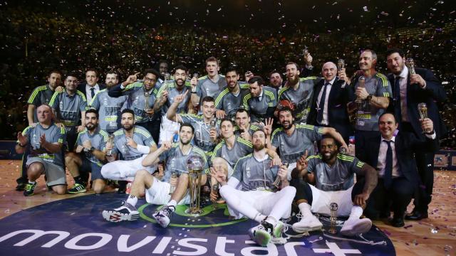 El Real Madrid celebra su título de Copa del Rey en A Coruña.
