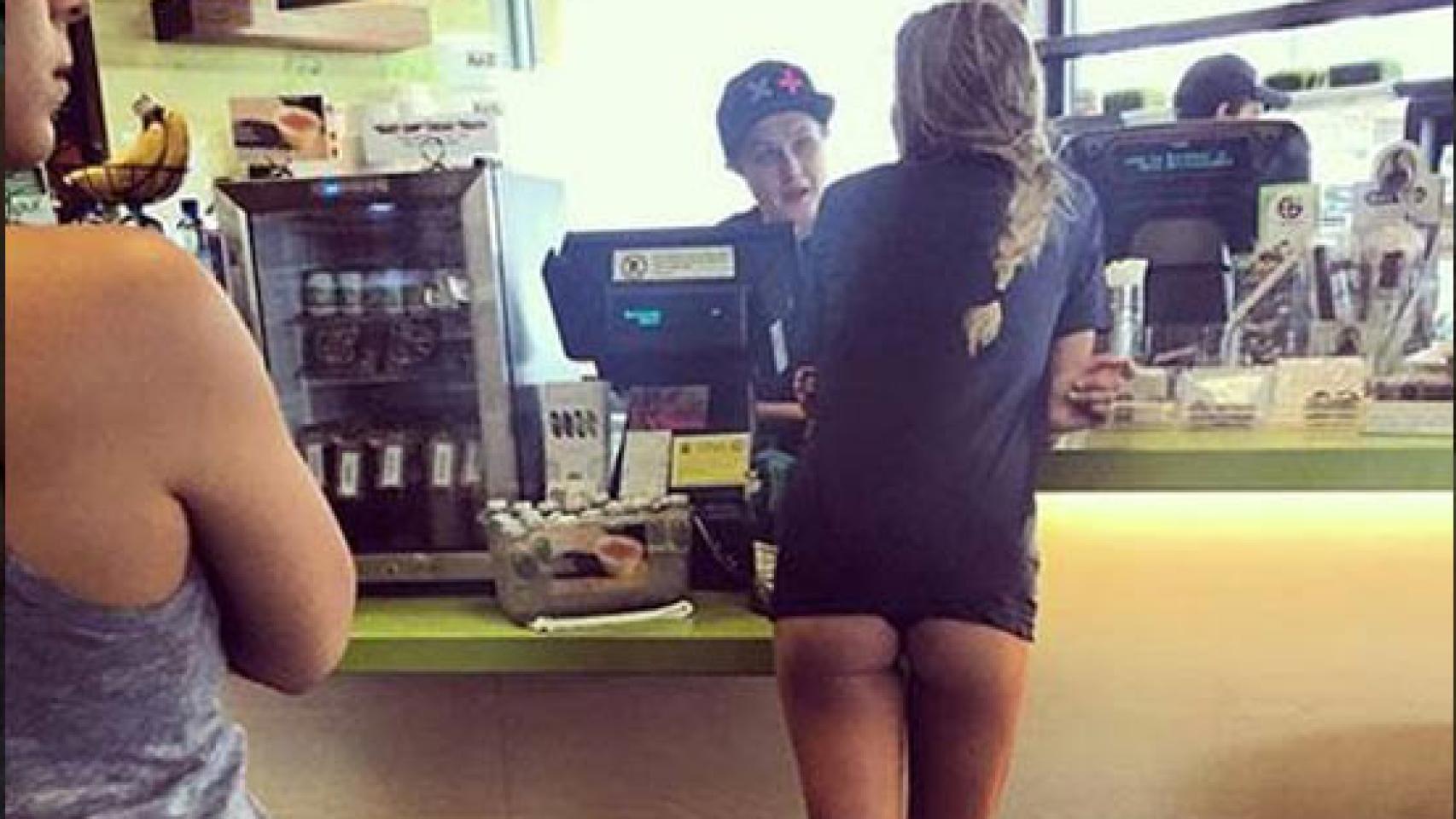 Samantha Hoopes en sus recados cotidianos