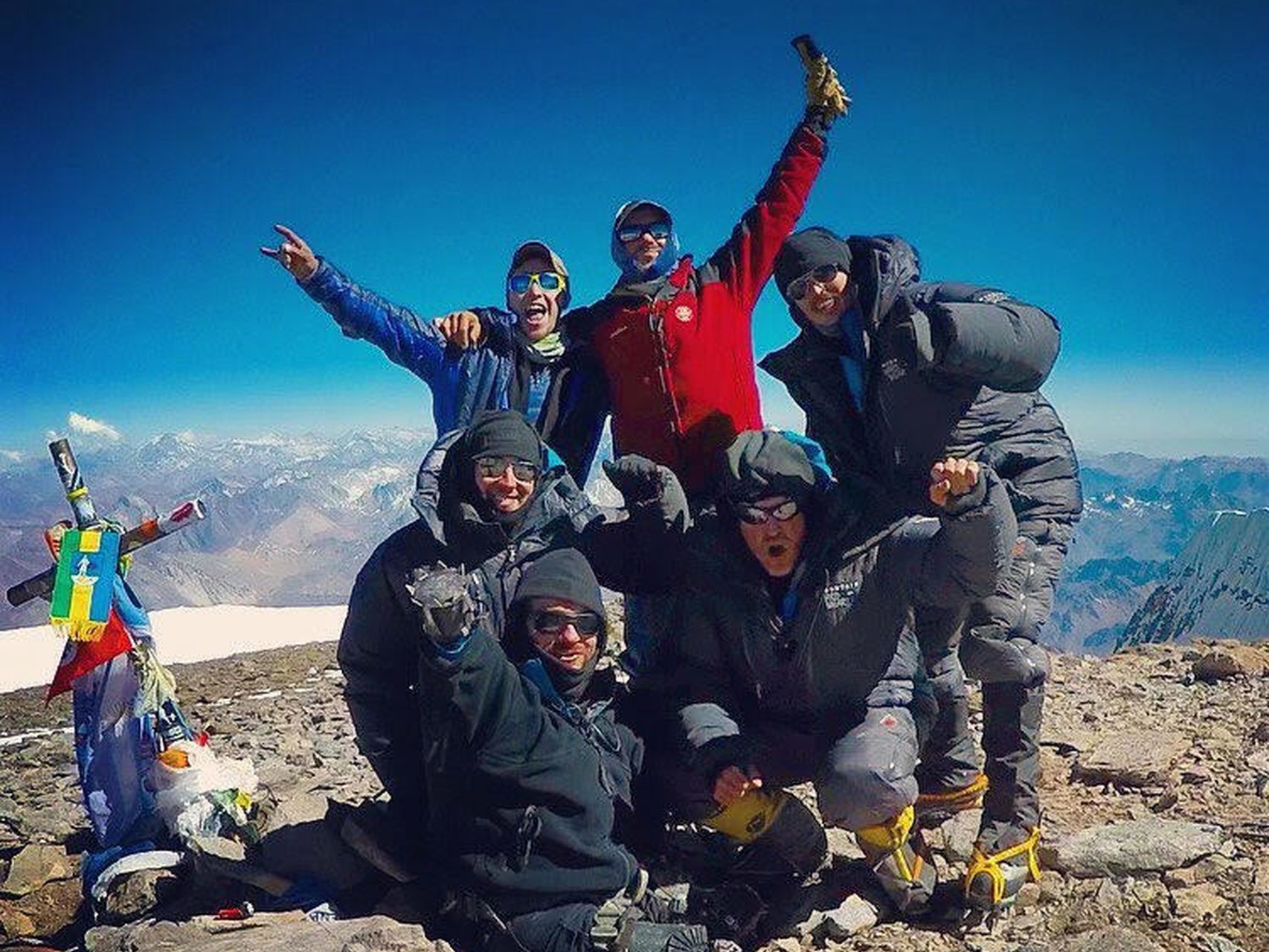 Maynard y su comitiva, en la cumbre del Aconcagua
