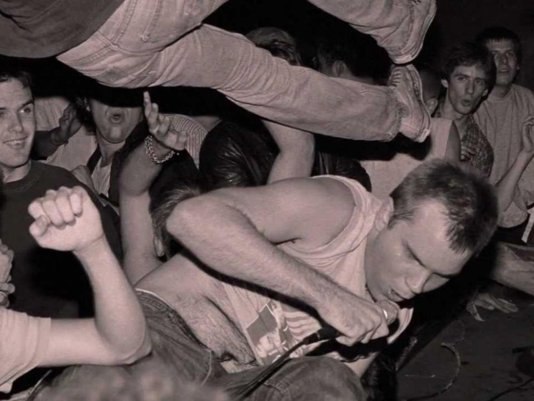 Imagen de un concierto de la banda de hardcore punk Minor Threat