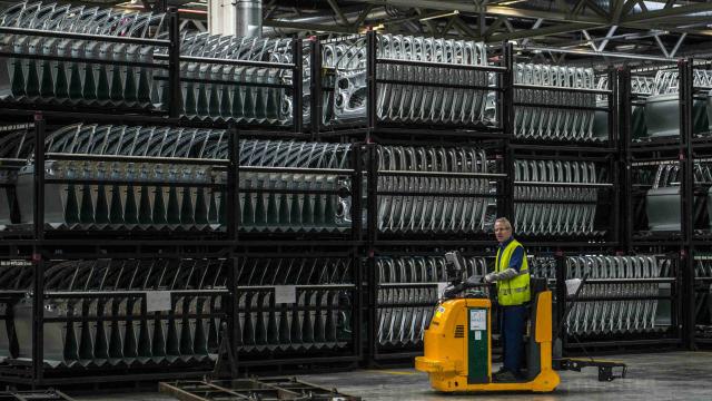 Empleado en la fábrica de Ford en Almussafes