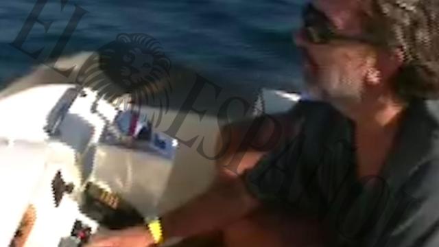 Francisco Correa, a los mandos del yate.