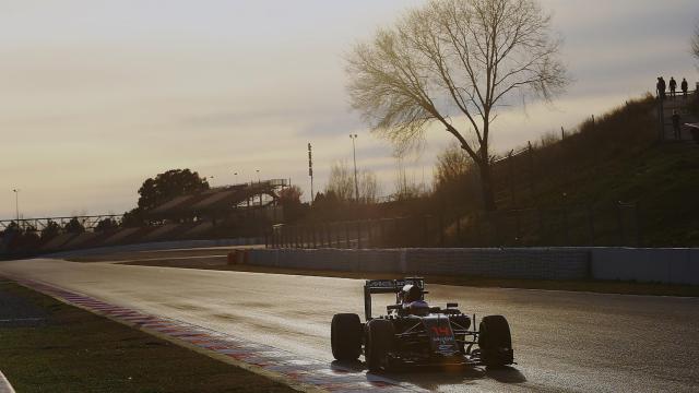 Alonso durante los entrenamientos de este martes en Montmeló.