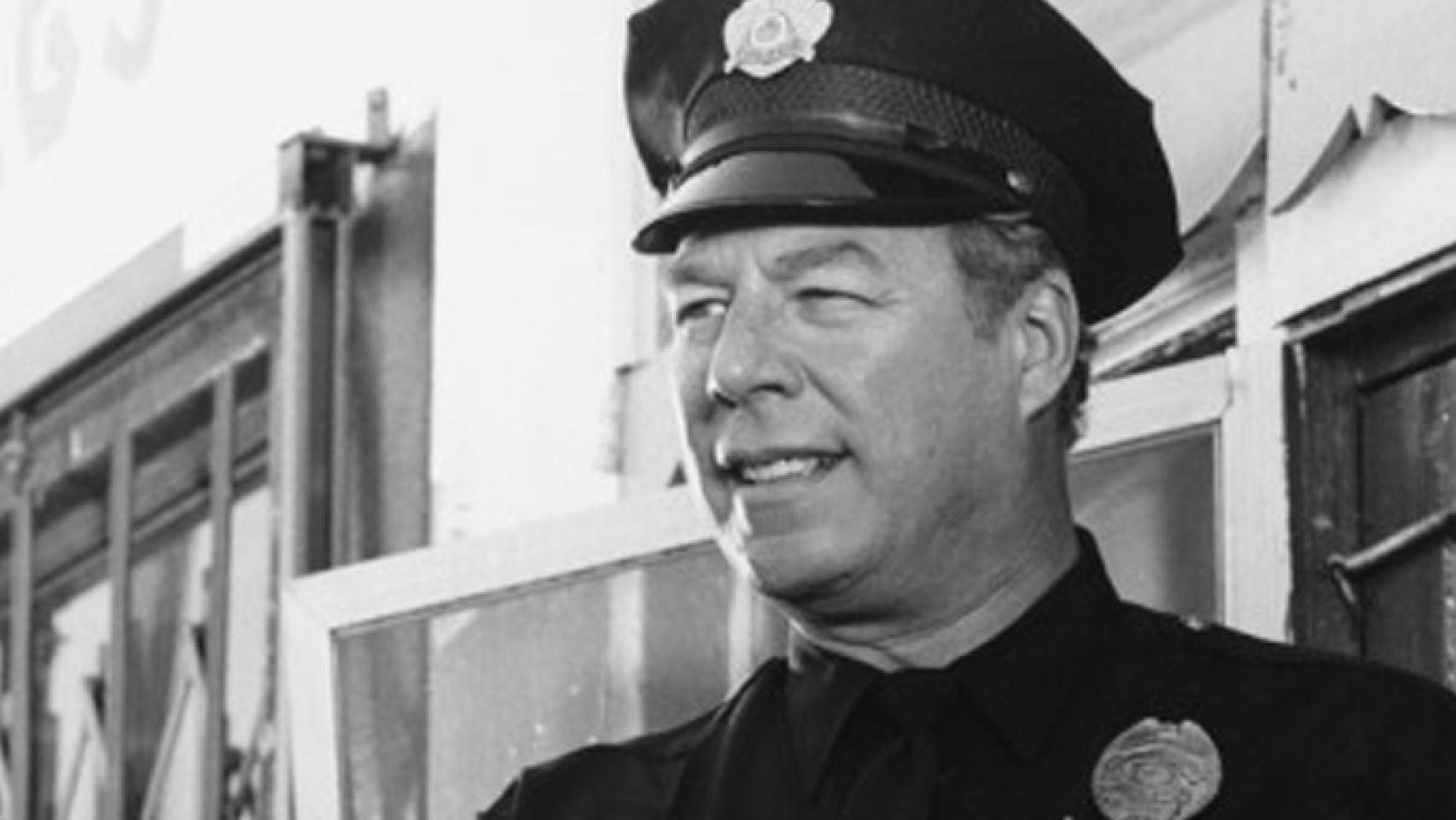 George Kennedy en 'El caballero de azul' (CBS)
