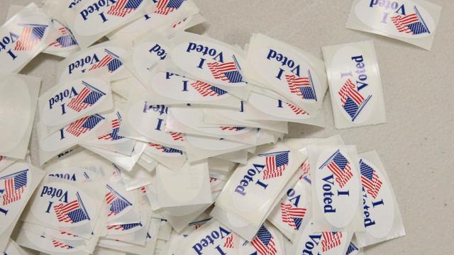 Pegatinas con el mensaje yo he votado.