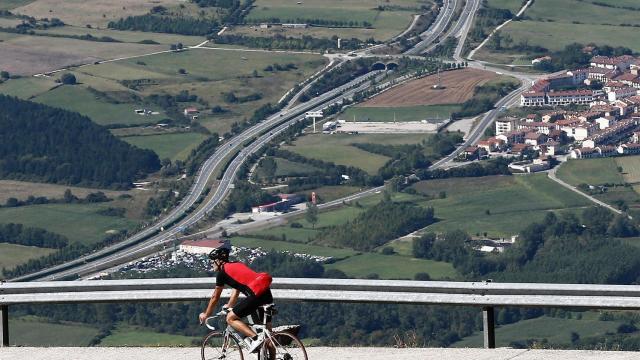 Ciclista en Navarra.