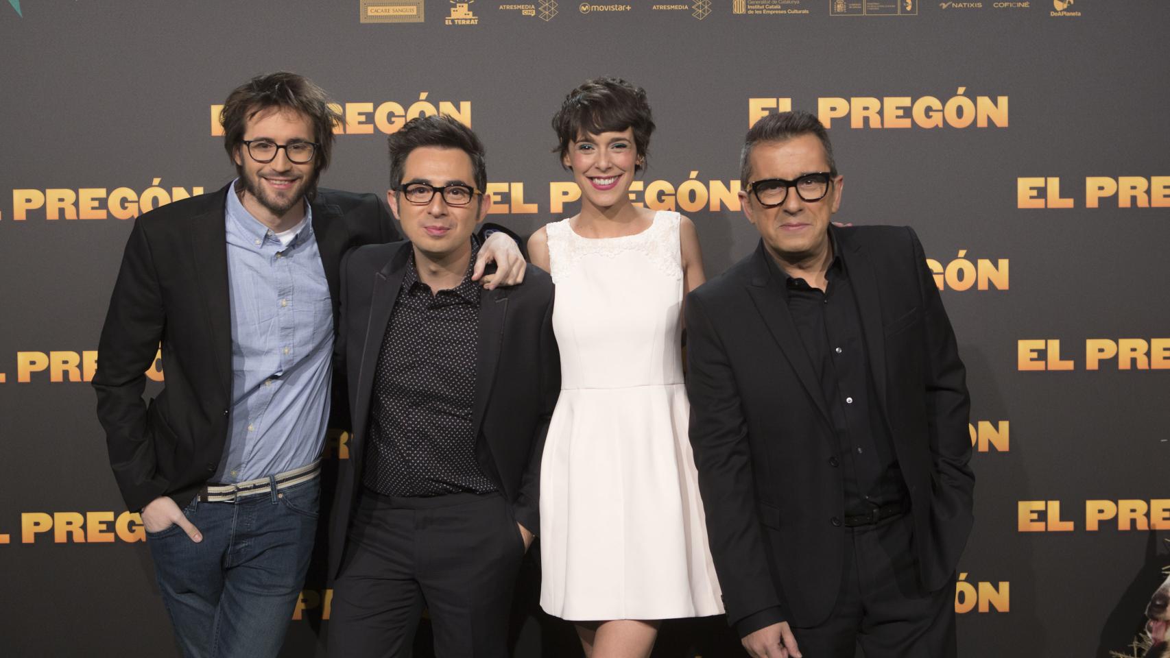 Dani de la Orden junto al equipo de El pregón.