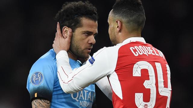 Dani Alves, en el partido contra el Arsenal.