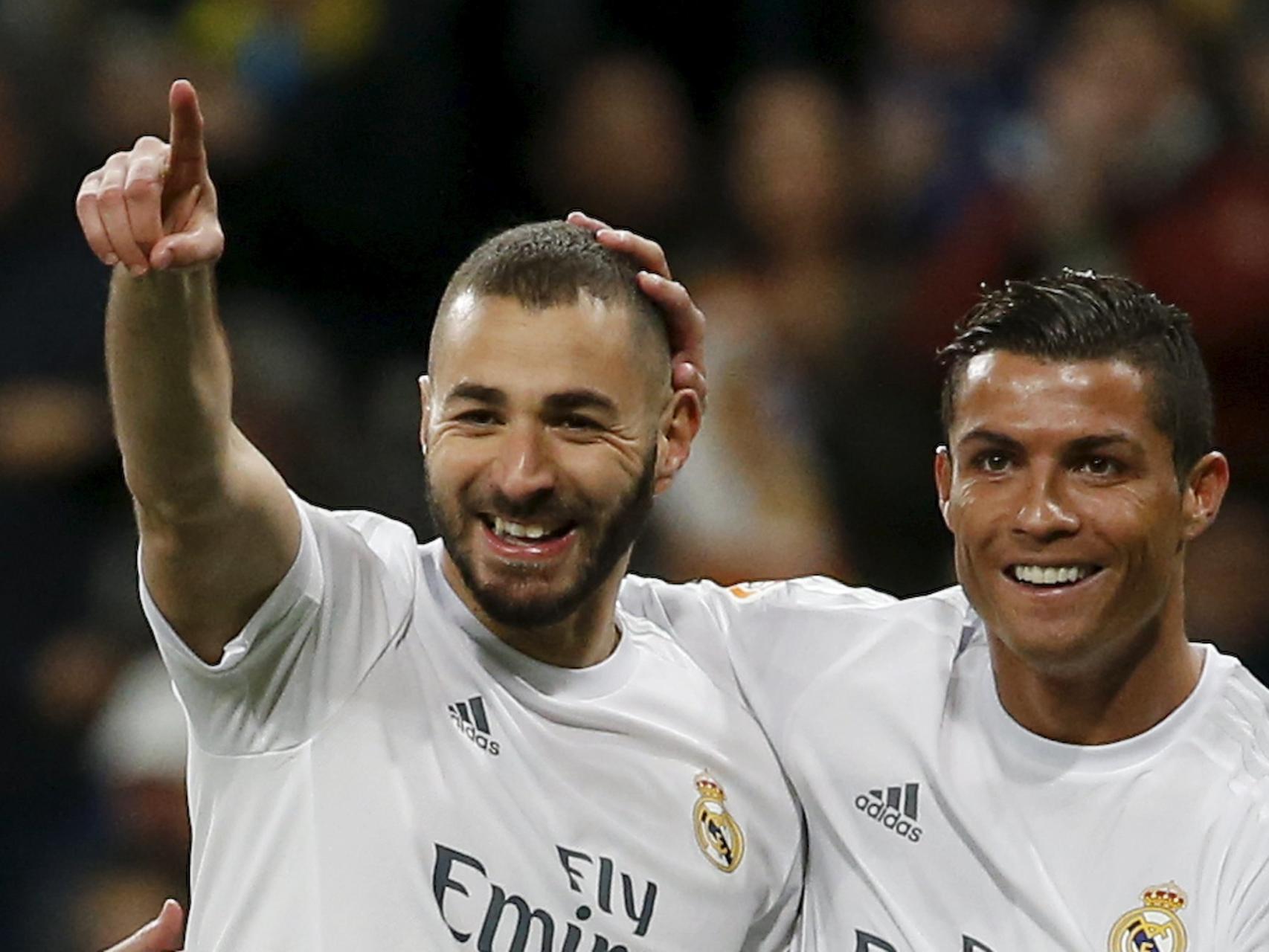 Benzema celebra el primer gol de la noche.
