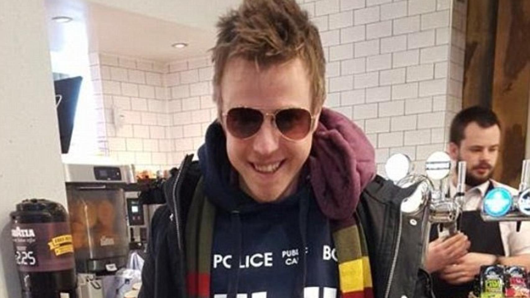 Del pasajero disfrazado a la batalla de huevos de Taylor Swift