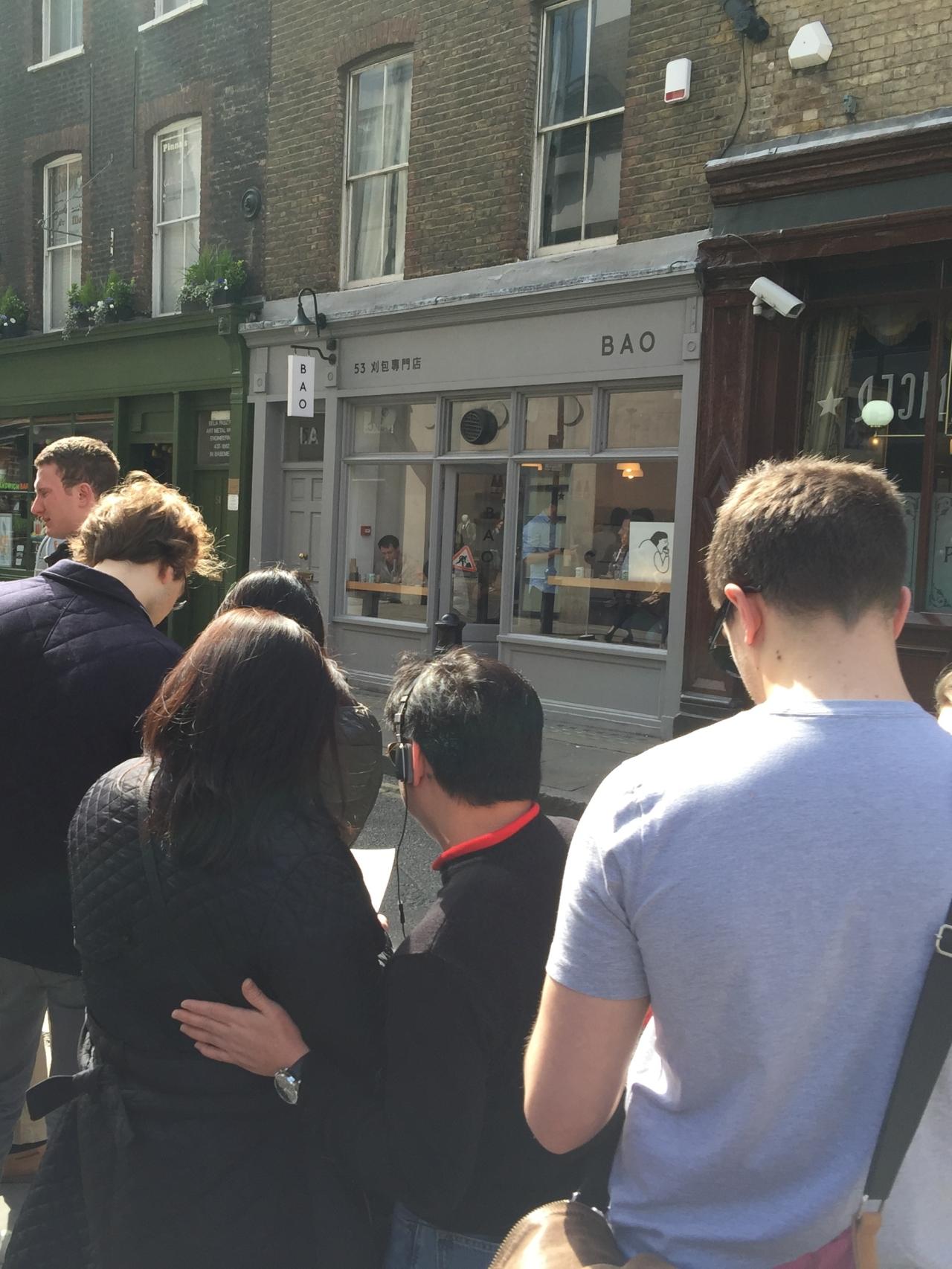 En la cola para el restaurante Bao.