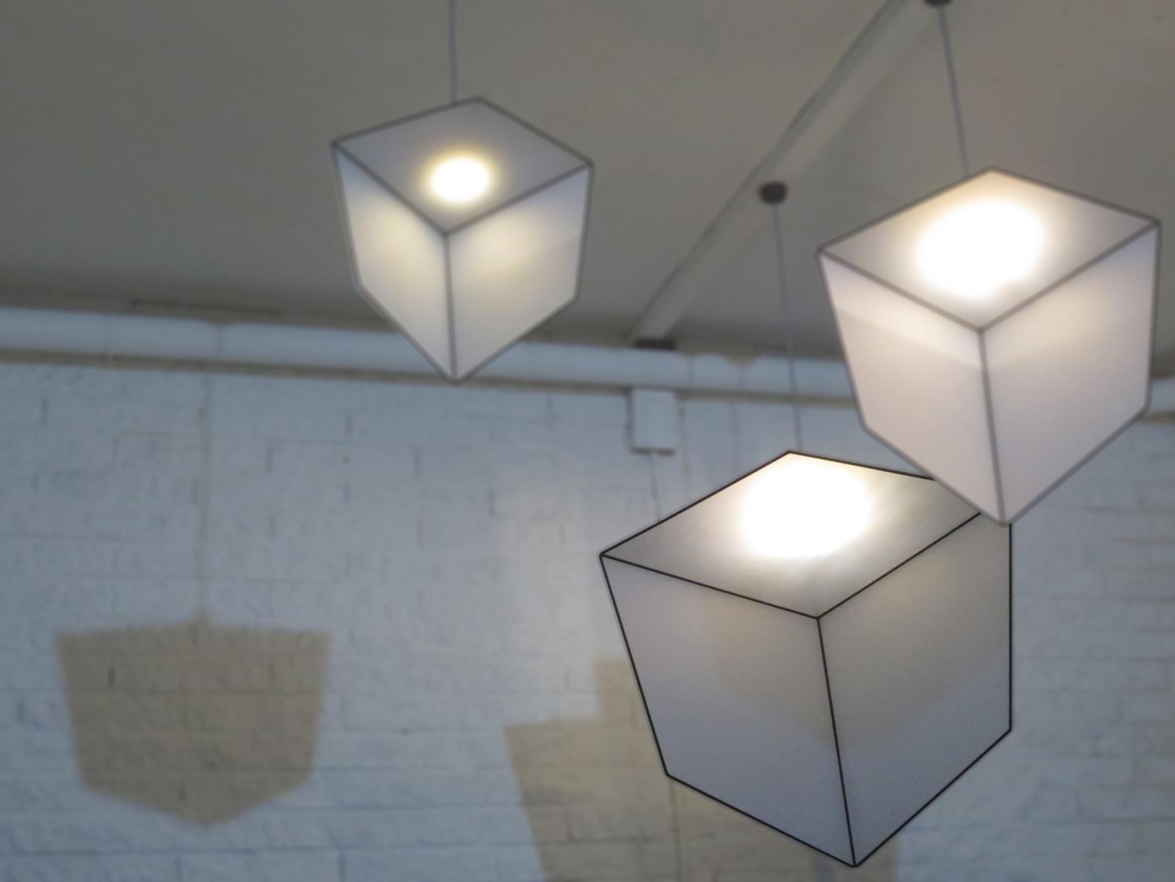 Tres lámparas ¿cuadradas?