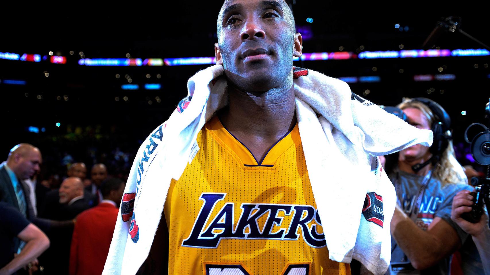 Kobe Bryant se da un homenaje en su despedida: 60 puntos