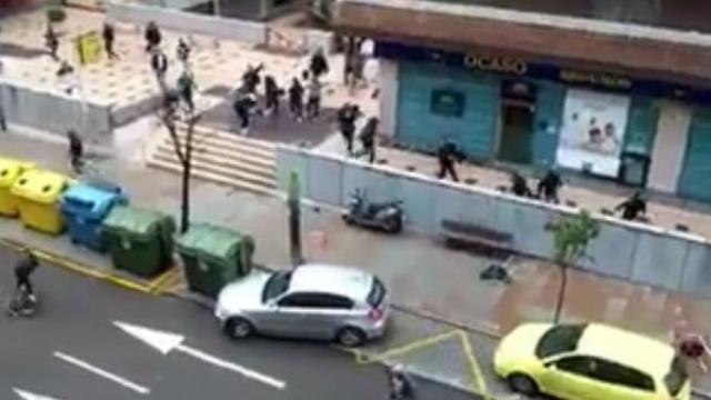 Imagen del enfrentamiento entre ultras en Vigo.